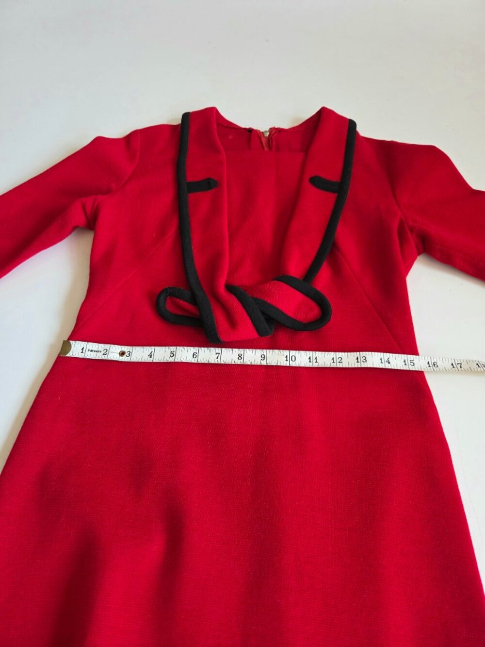 Vintage Red Sheath Dress 80s-90s w/Bow. 1960s Mod Inspired or from 1960s. AS IS. - Picture 6 of 9